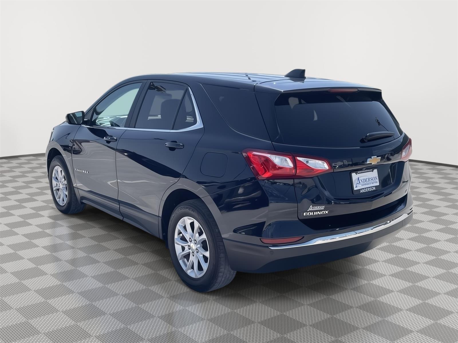 Vehicle photo 4