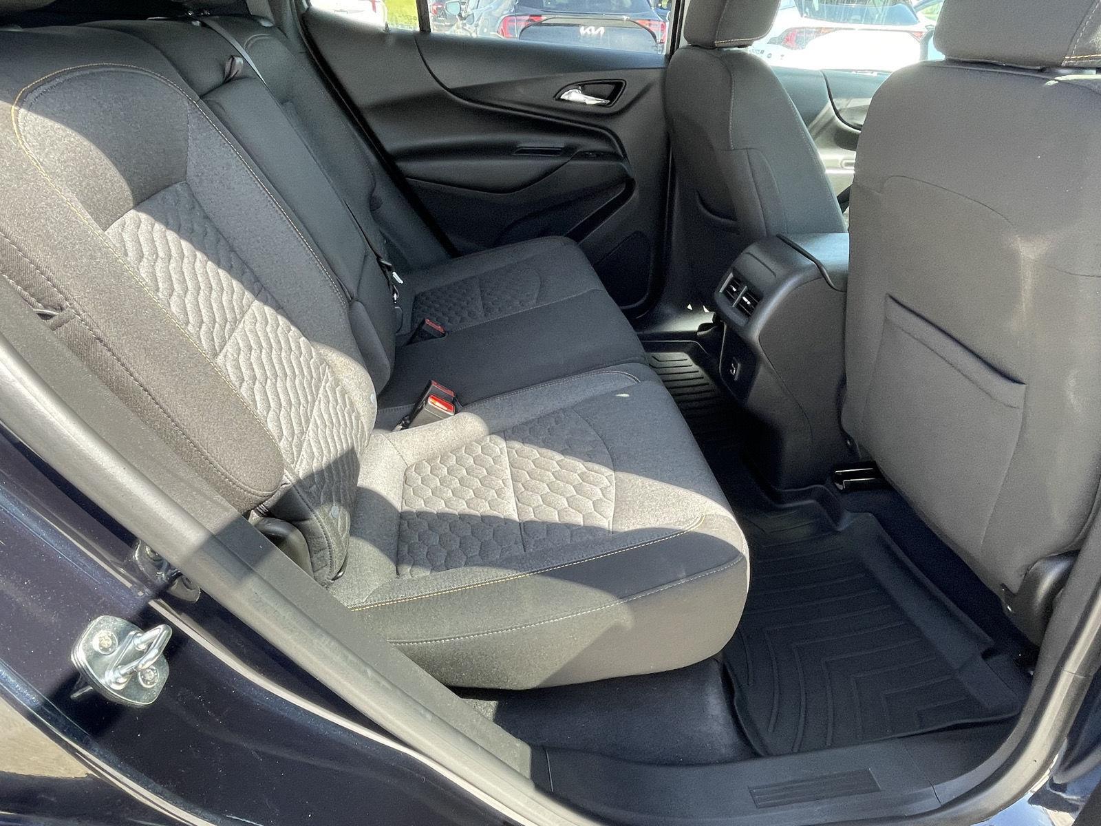 Vehicle photo 16