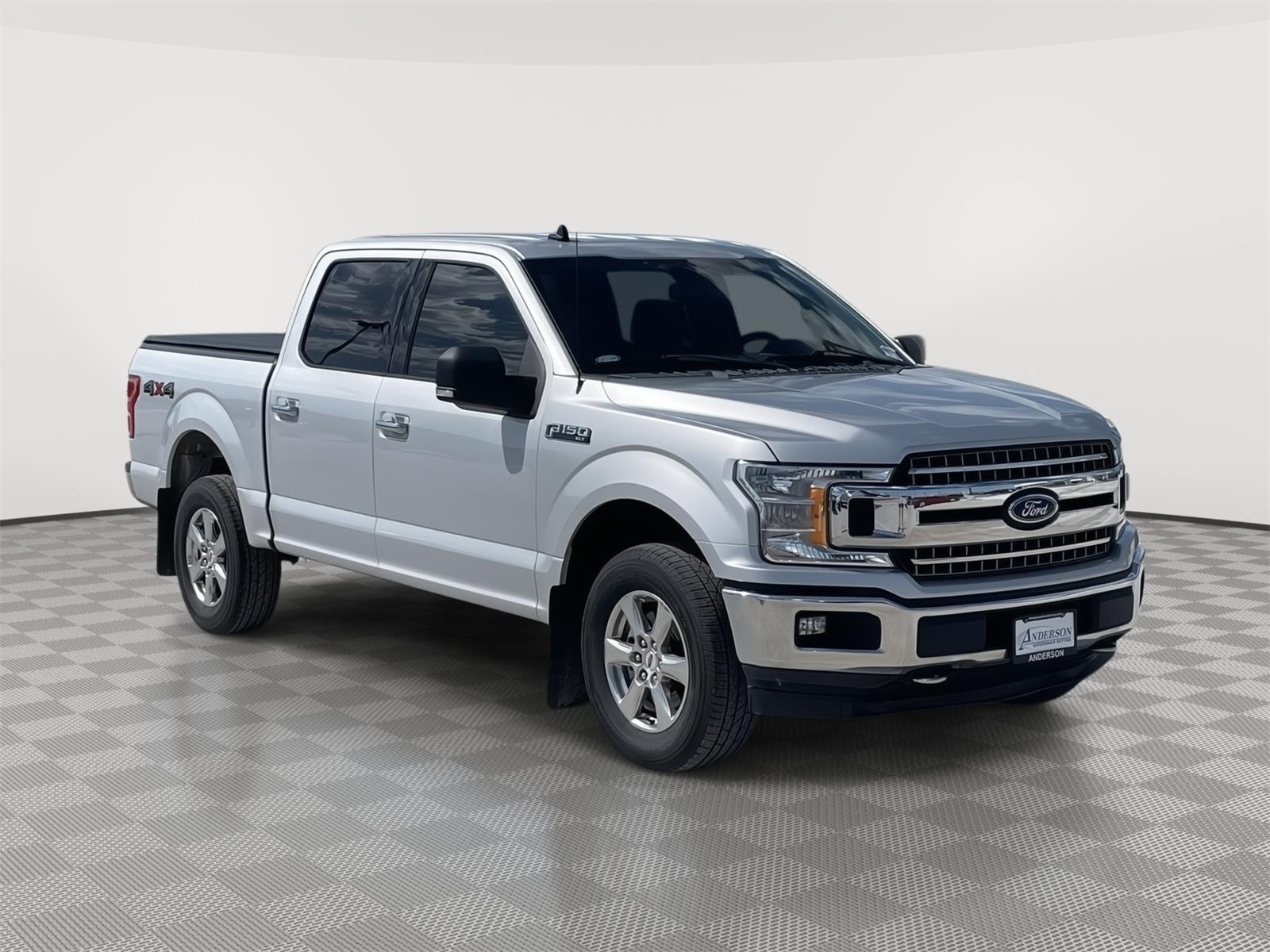 Vehicle photo 8