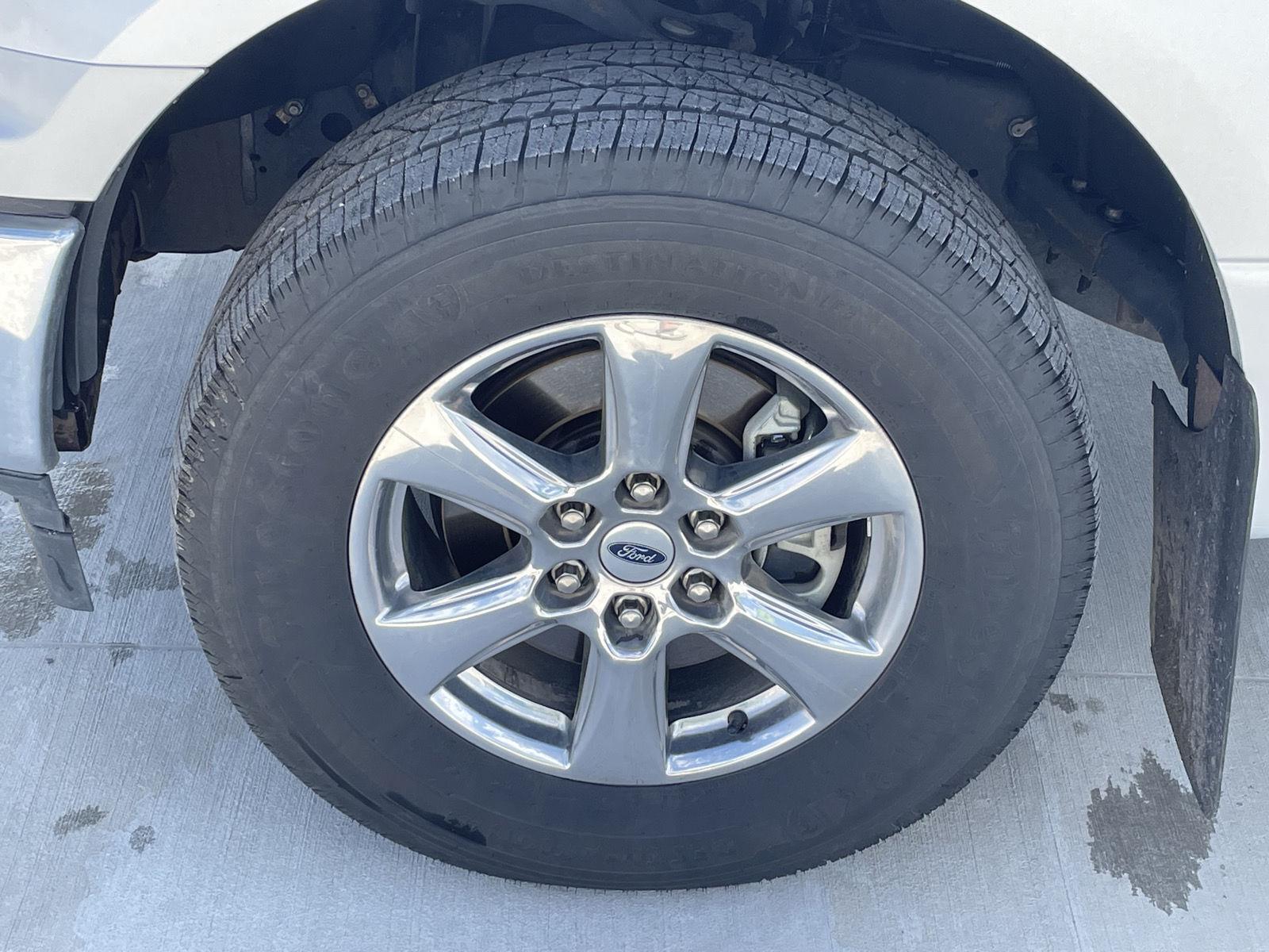 Vehicle photo 10