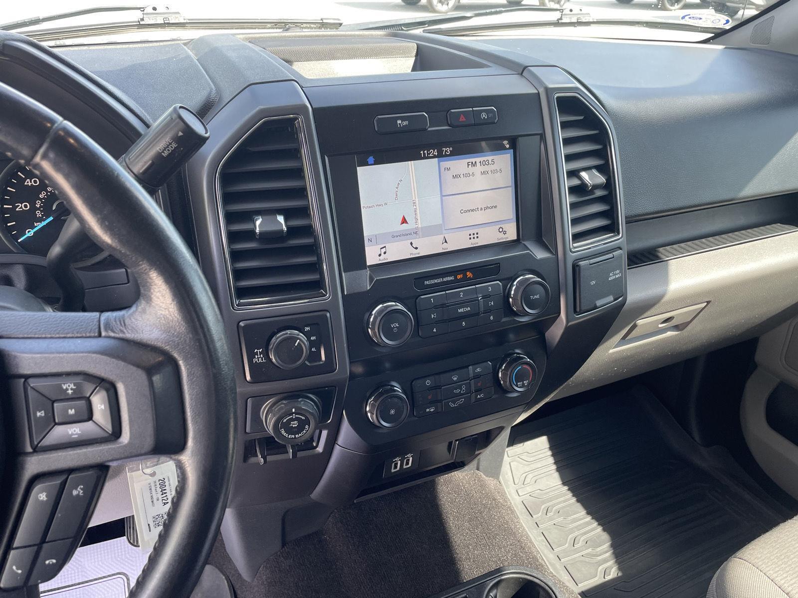 Vehicle photo 14