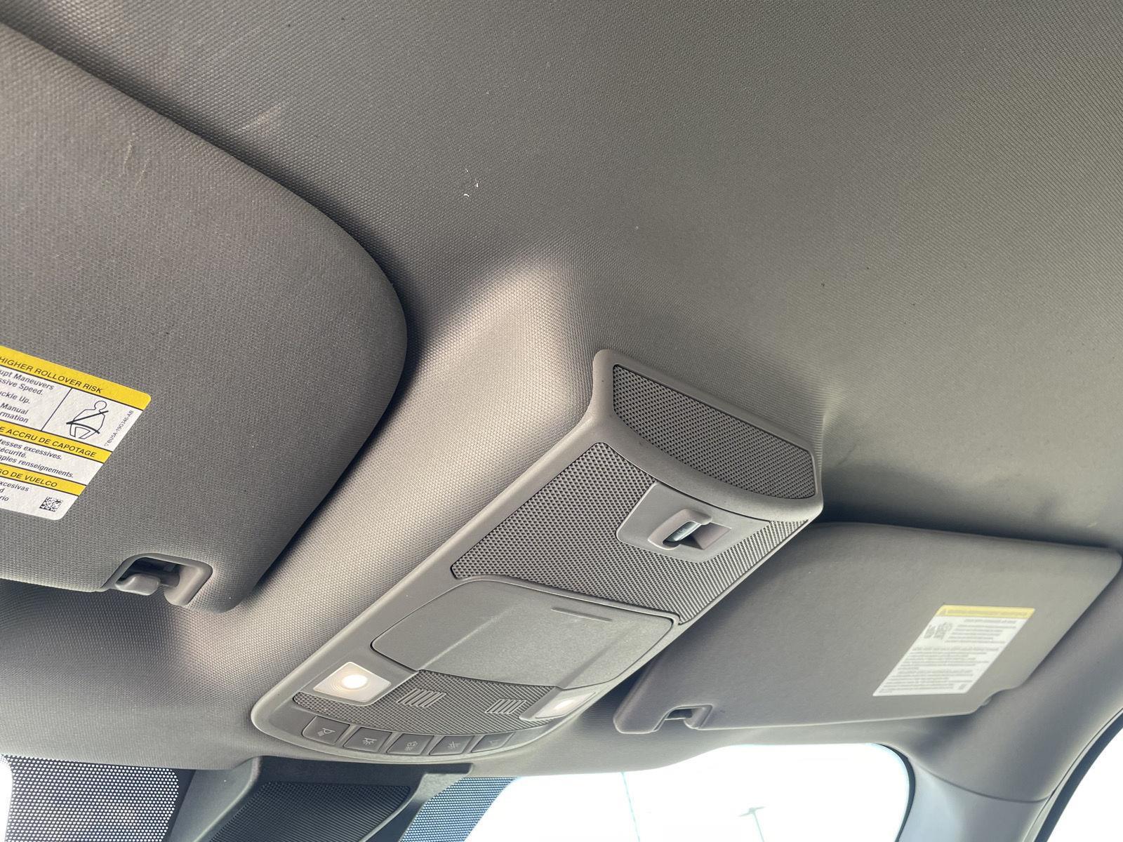 Vehicle photo 16
