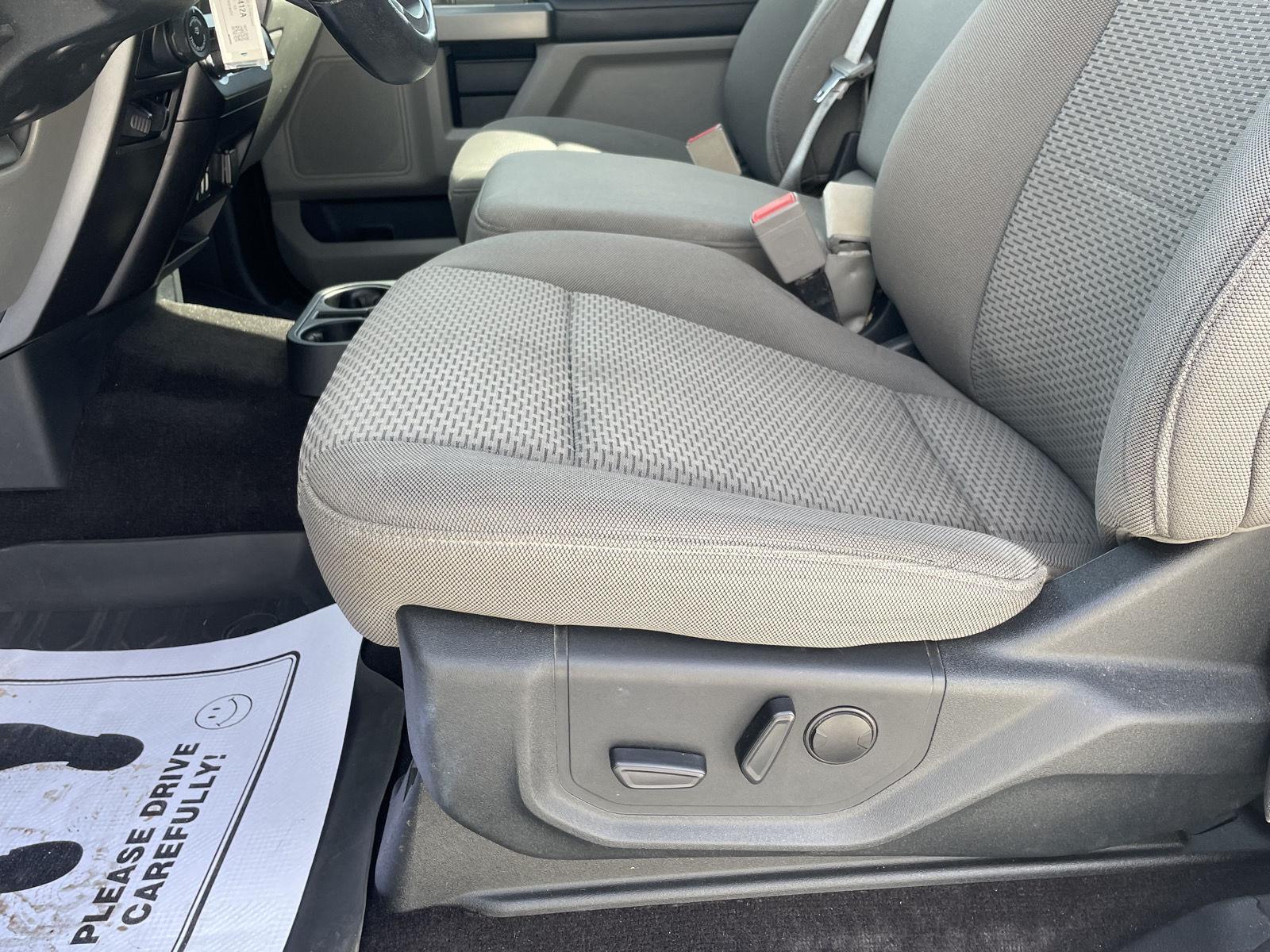 Vehicle photo 17
