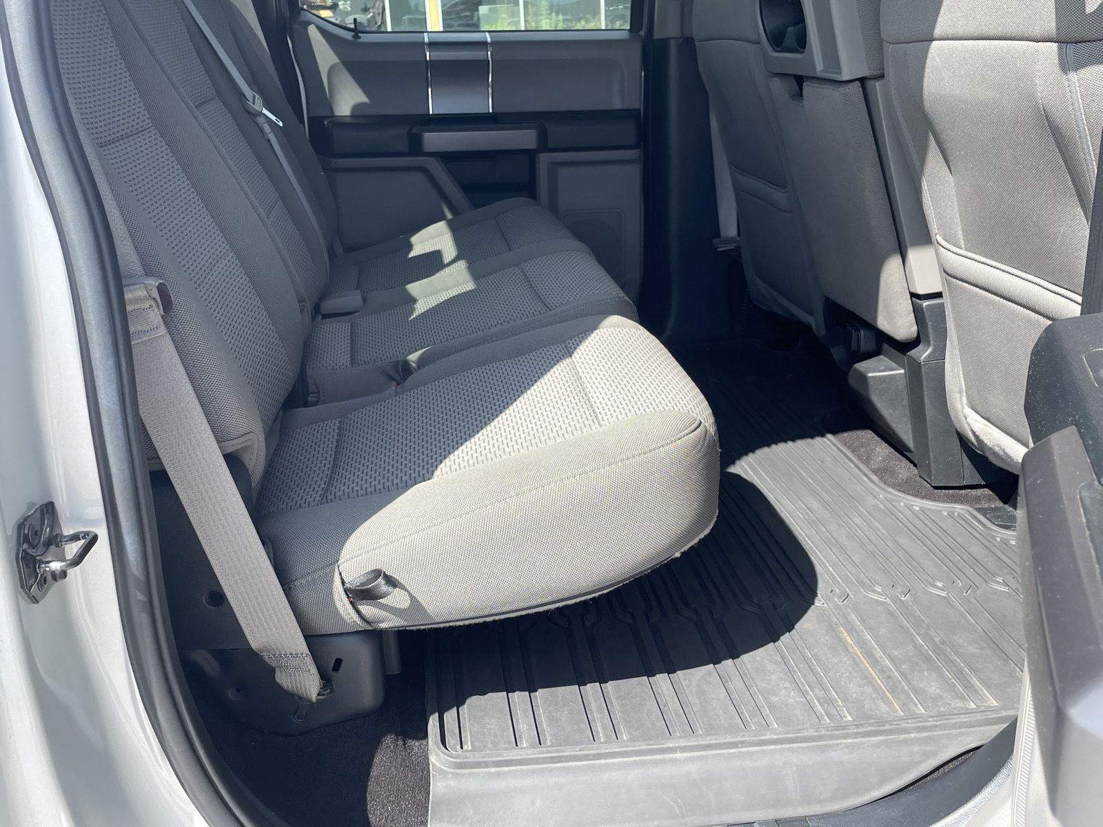 Vehicle photo 18