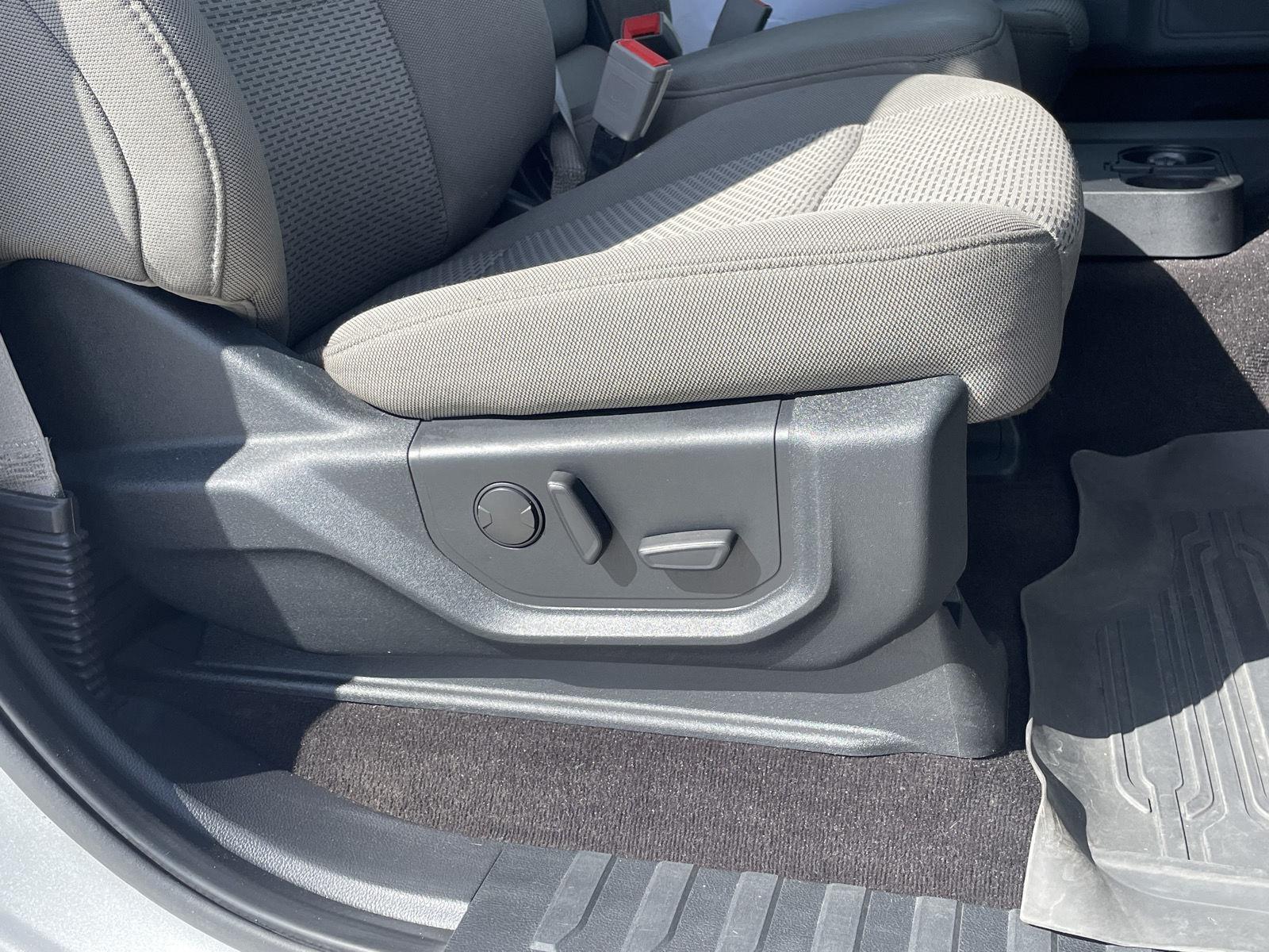 Vehicle photo 20