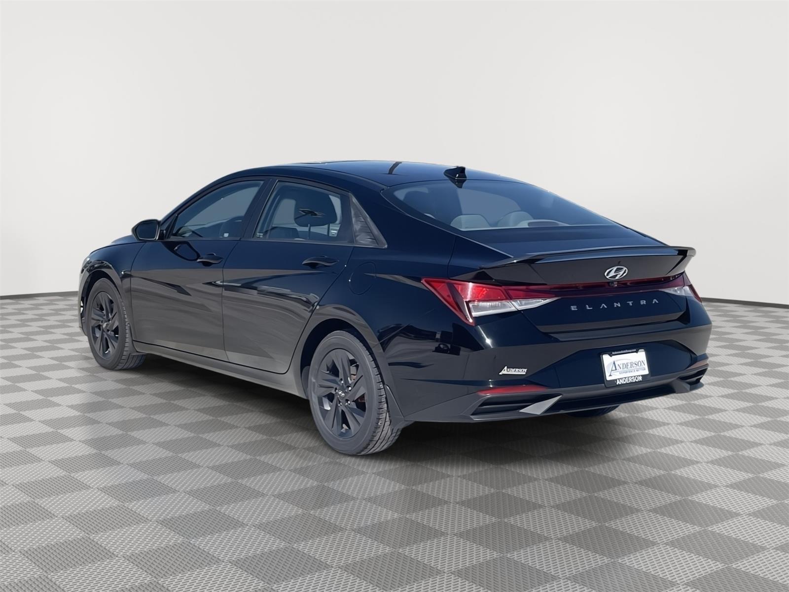 Vehicle photo 4