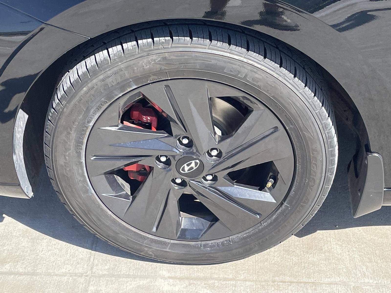 Vehicle photo 10