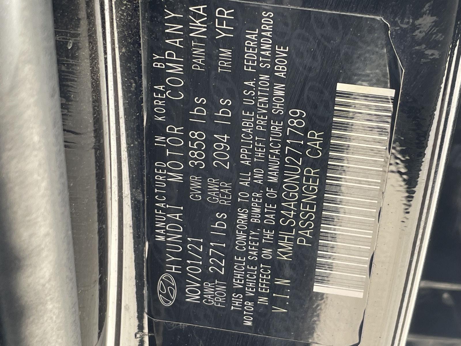 Vehicle photo 11