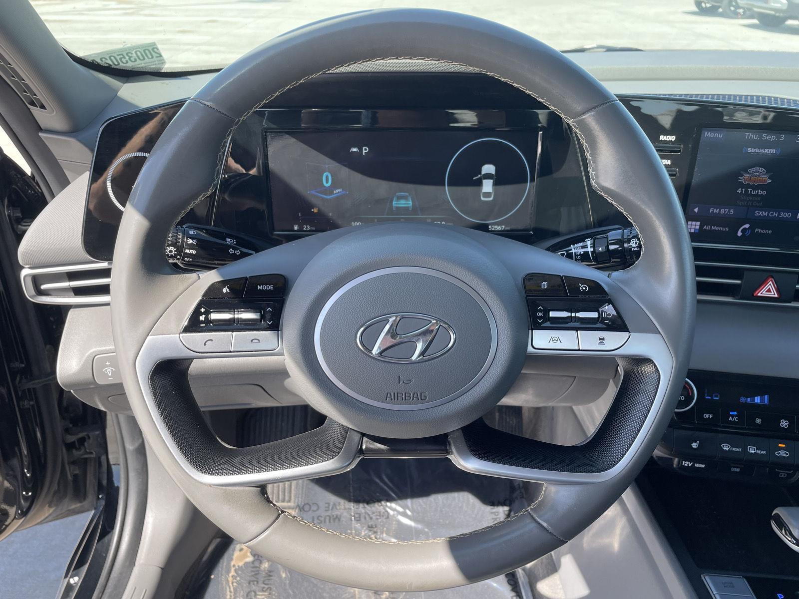 Vehicle photo 13