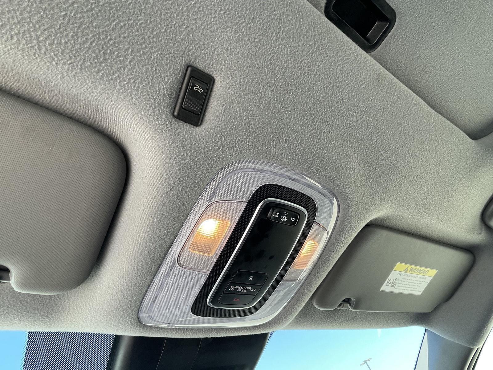 Vehicle photo 16
