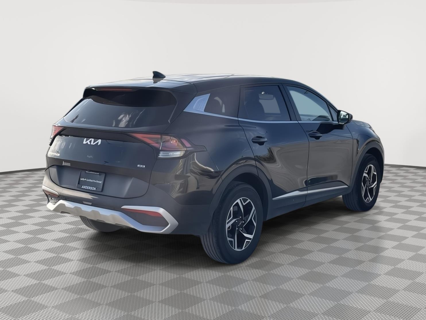 Vehicle photo 6
