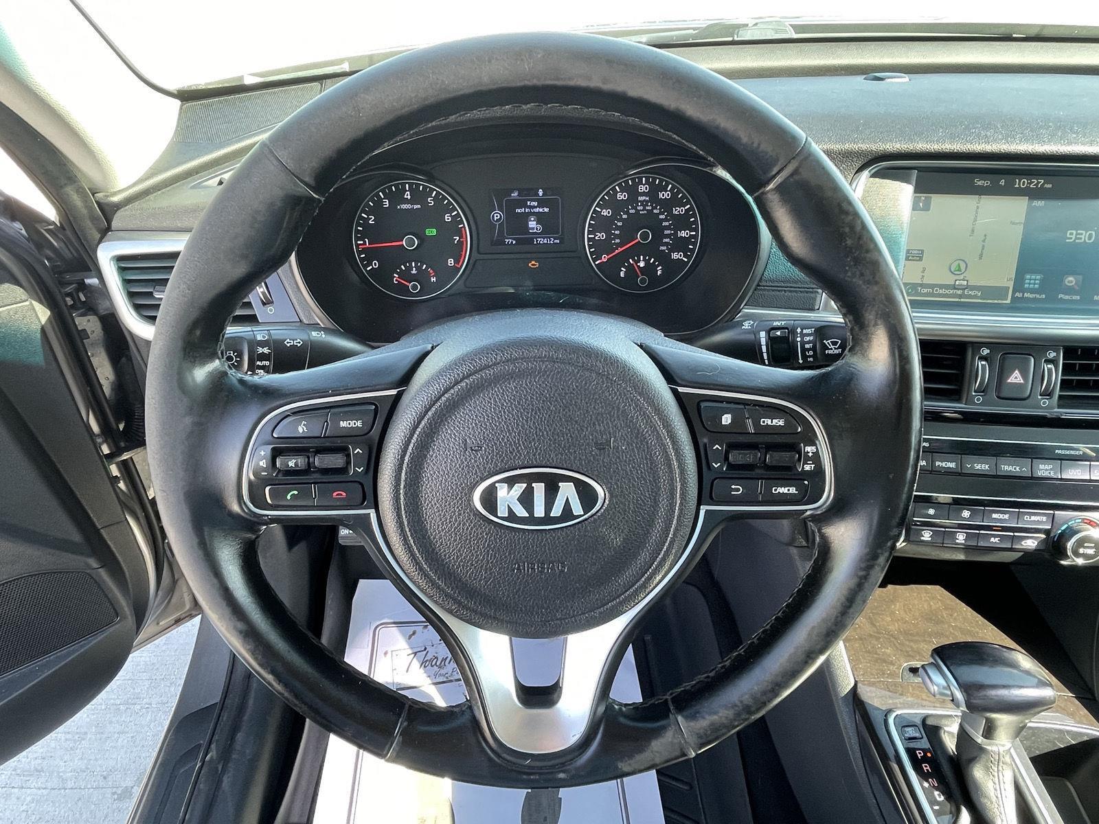 Vehicle photo 12
