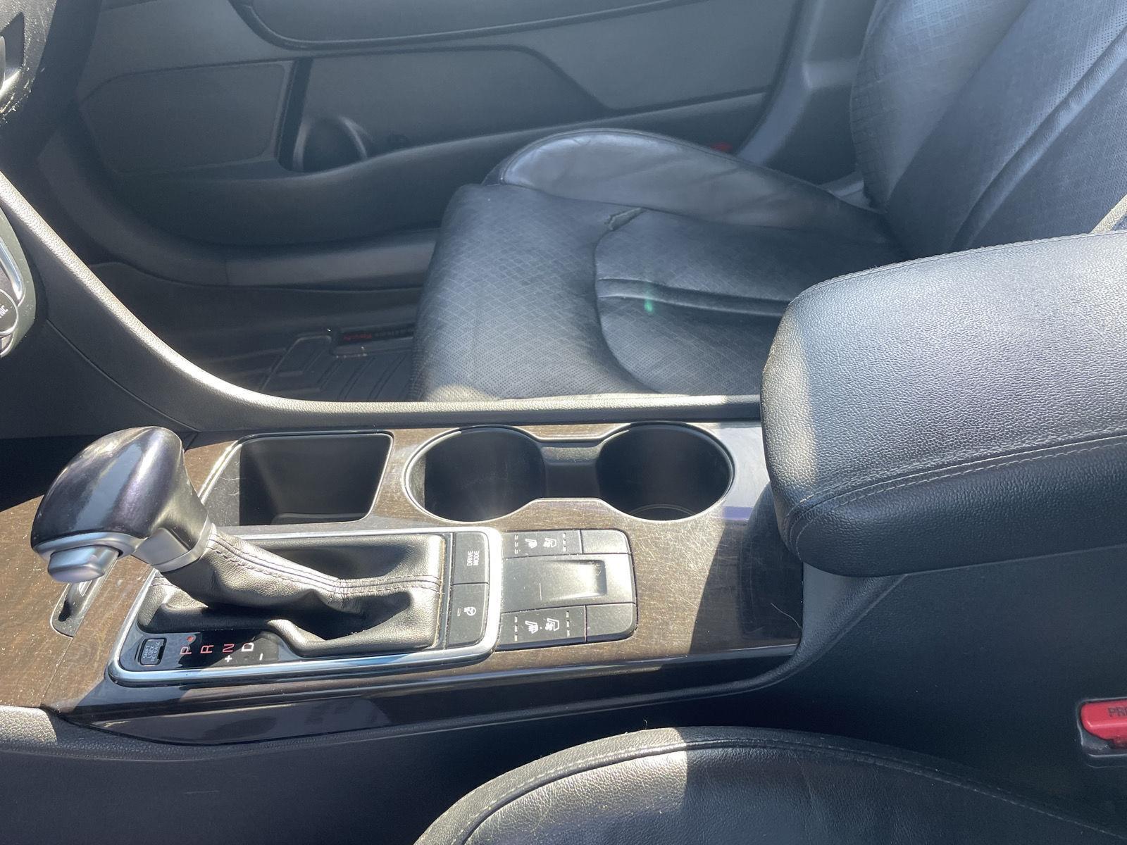 Vehicle photo 14