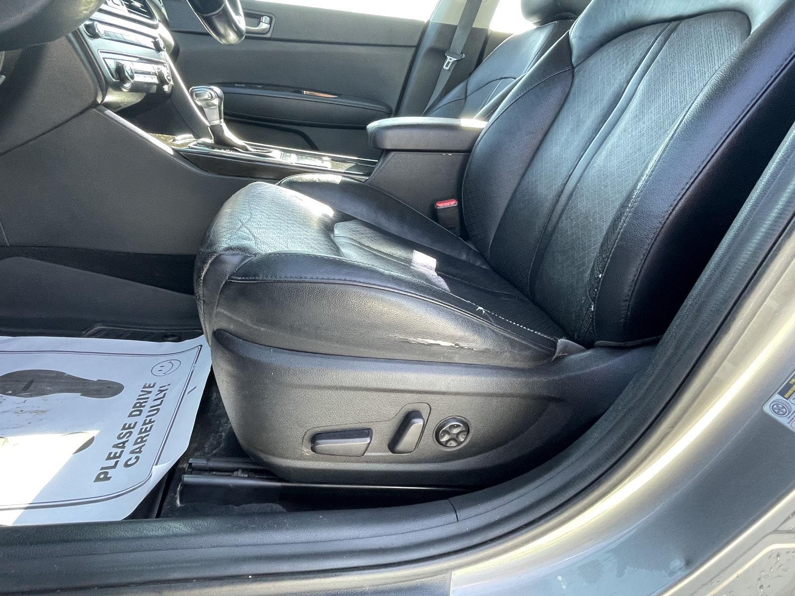 Vehicle photo 16