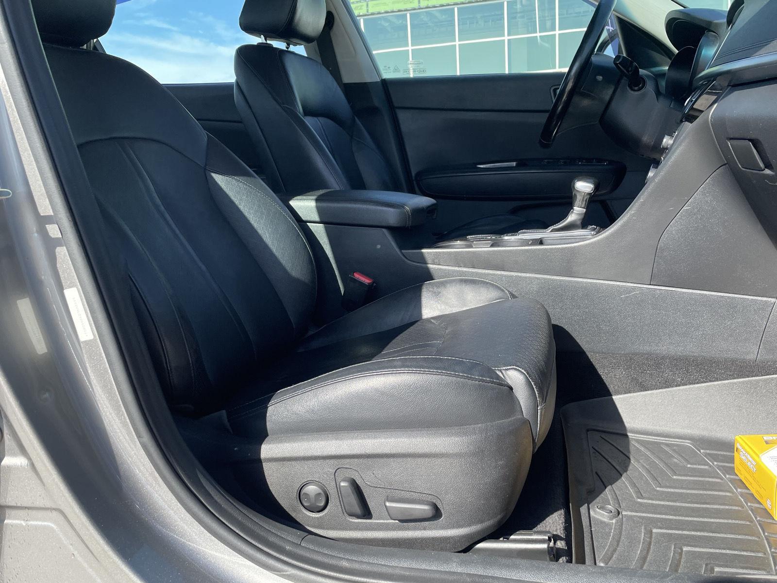 Vehicle photo 19