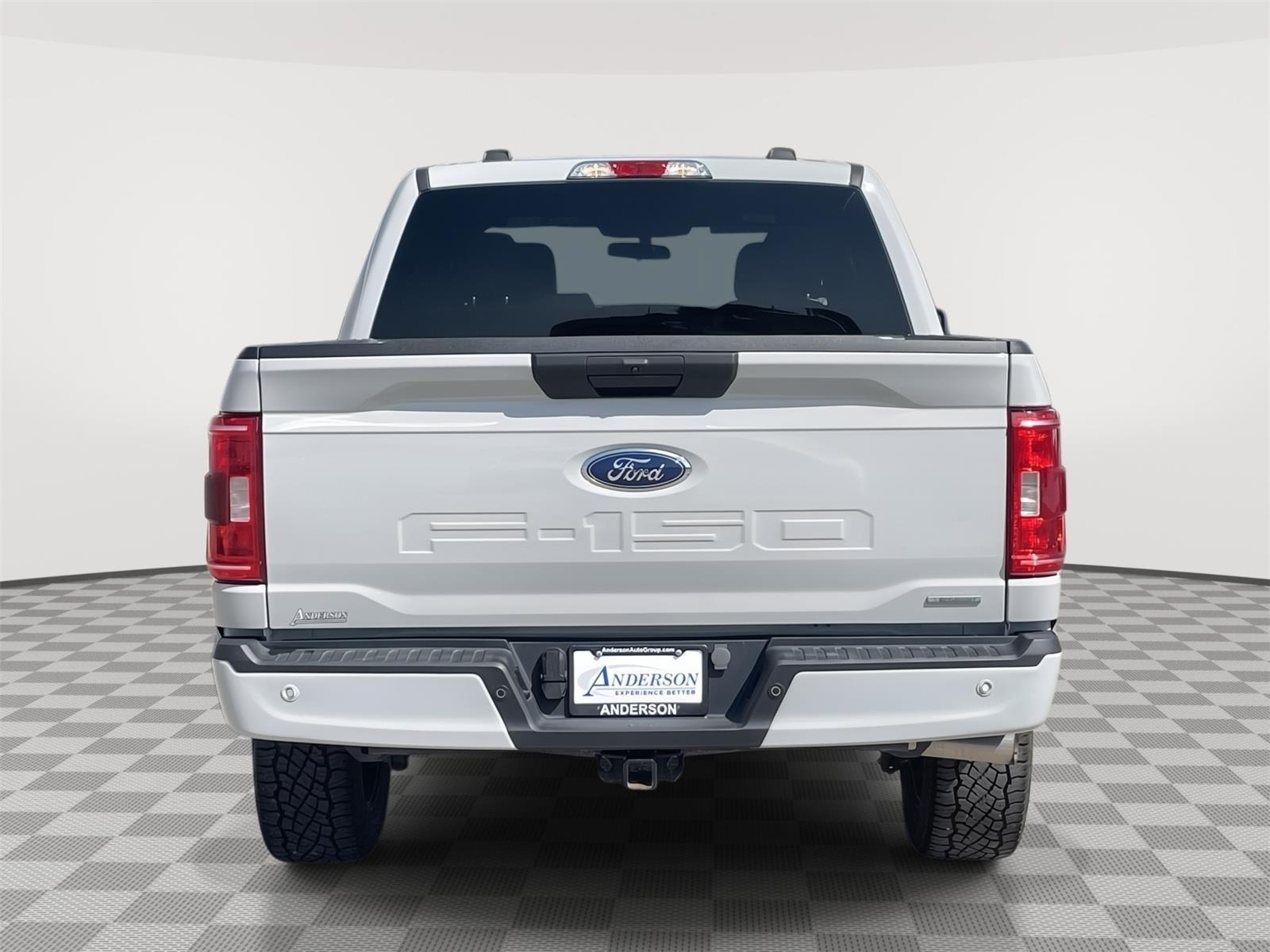 Vehicle photo 5