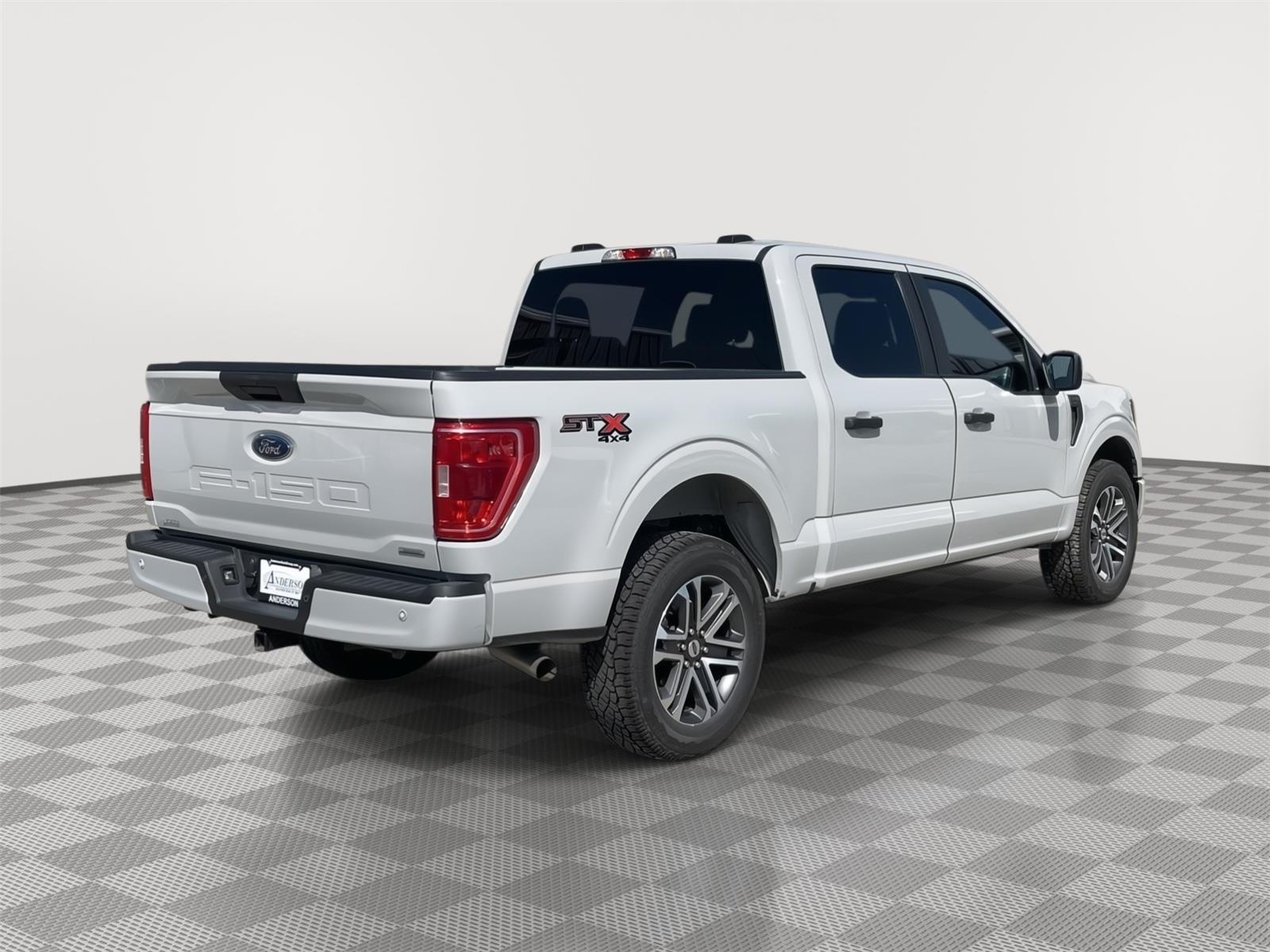 Vehicle photo 6