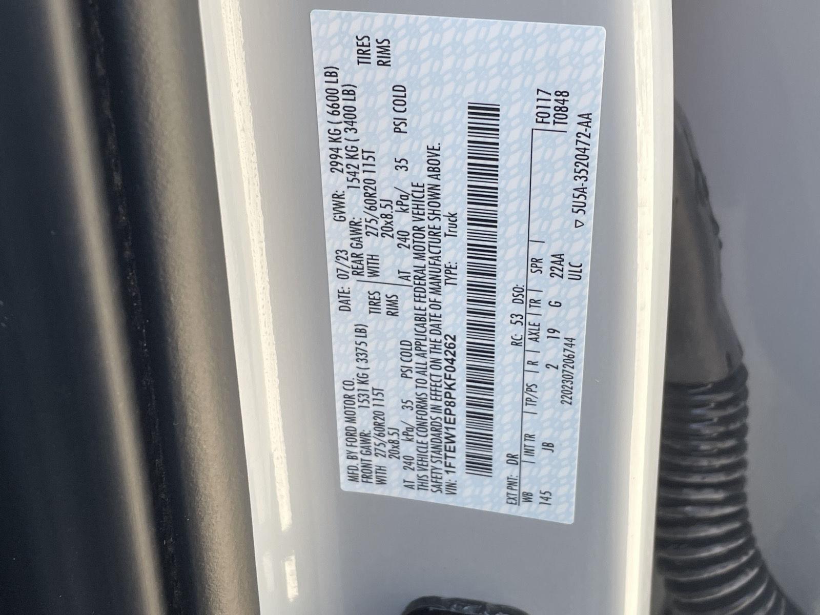 Vehicle photo 11