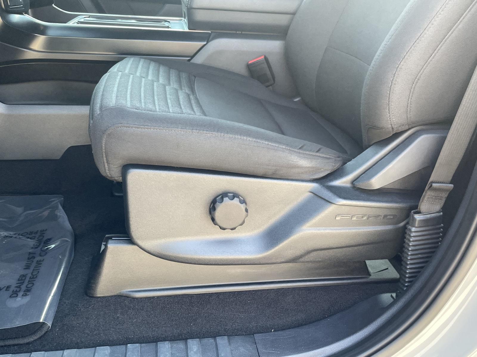 Vehicle photo 16