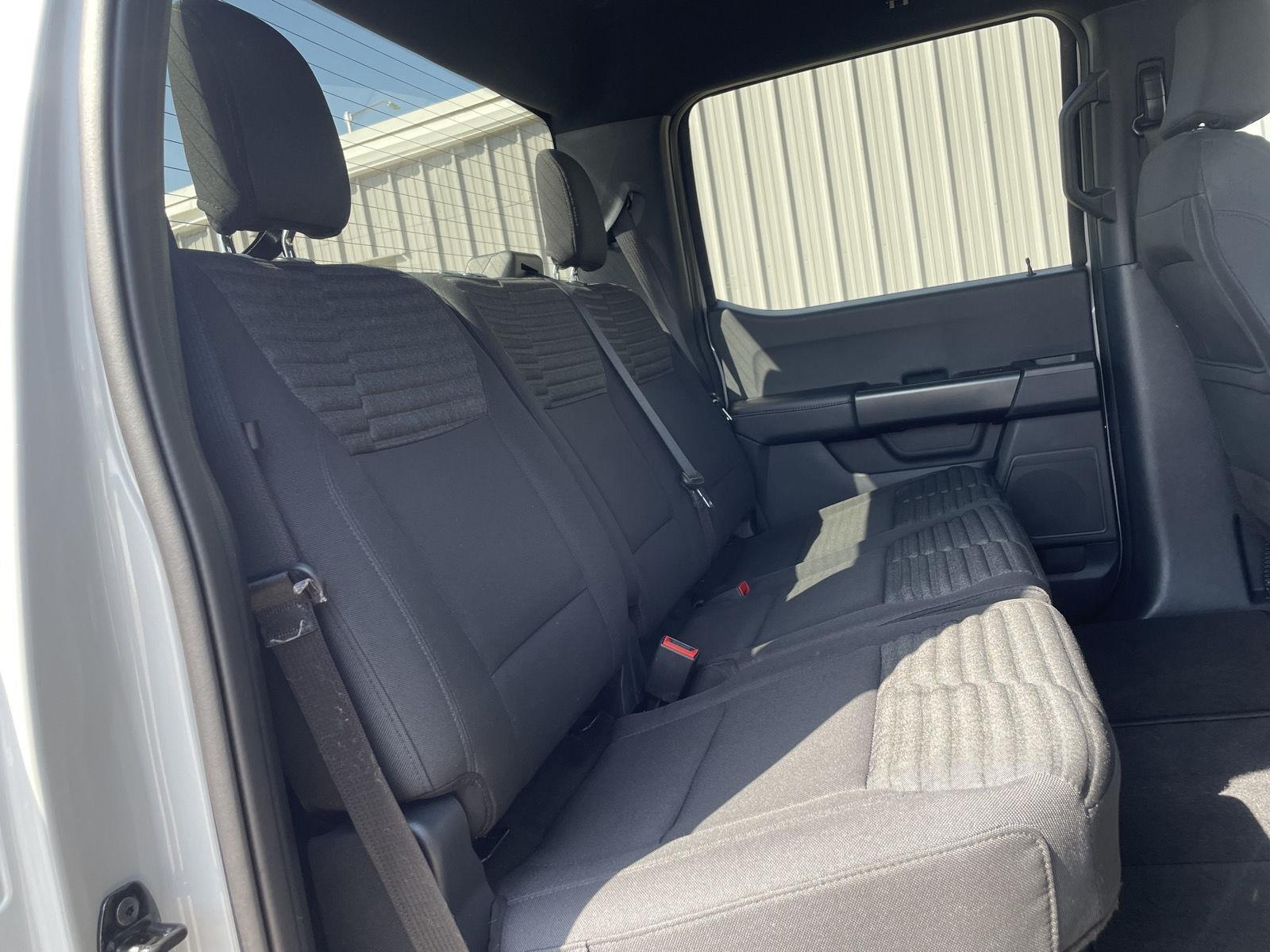 Vehicle photo 18