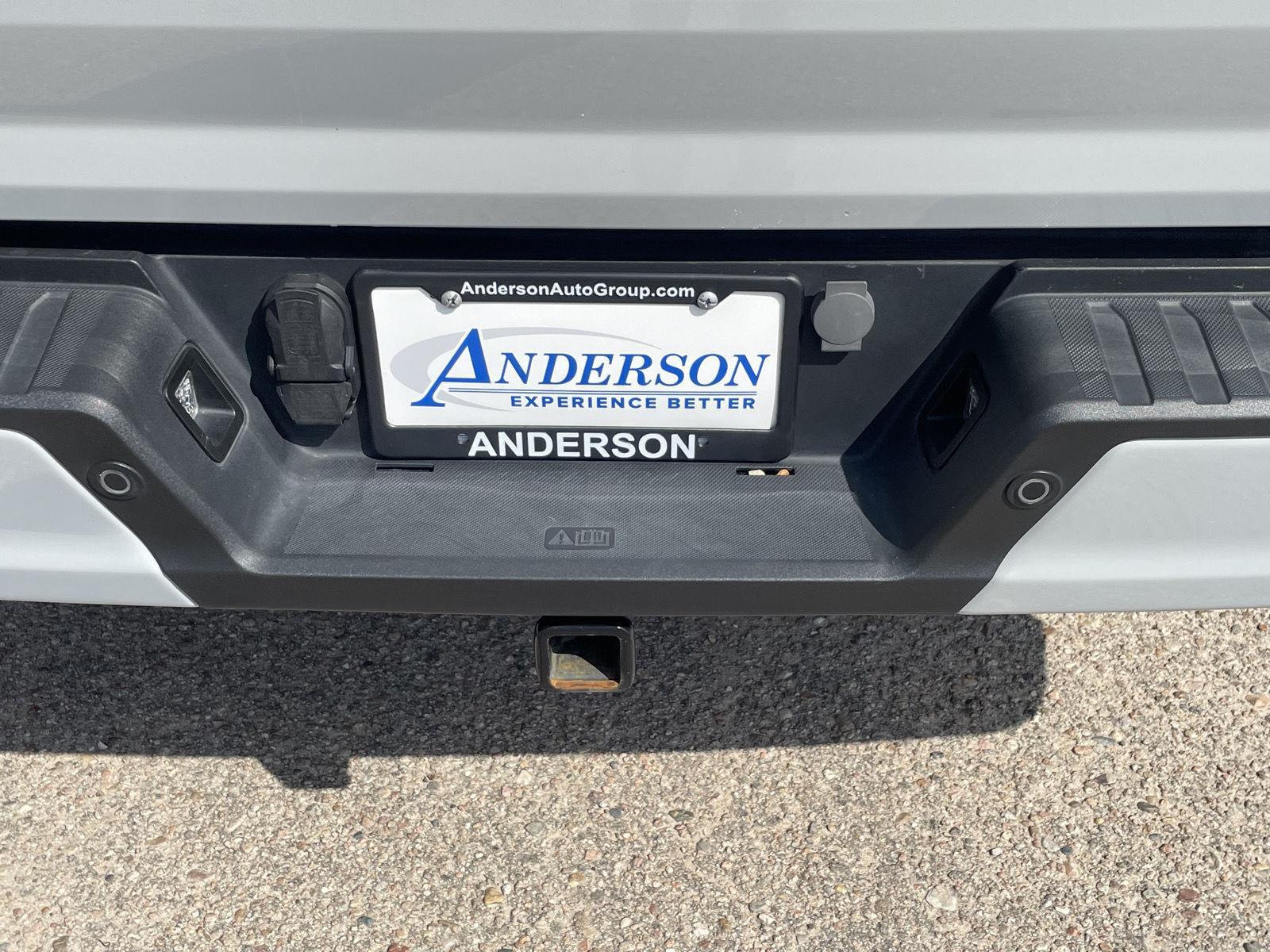 Vehicle photo 21