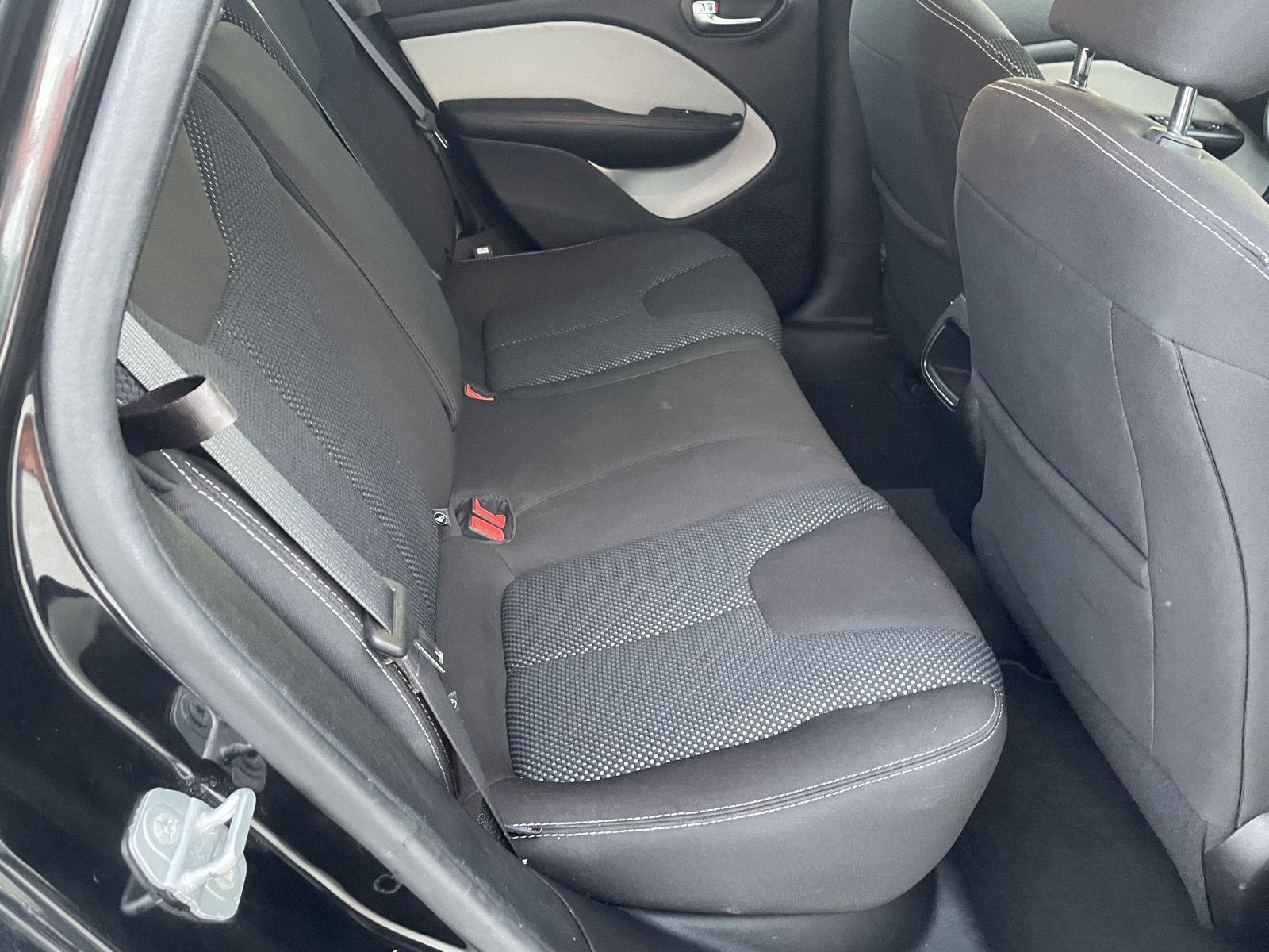Vehicle photo 15