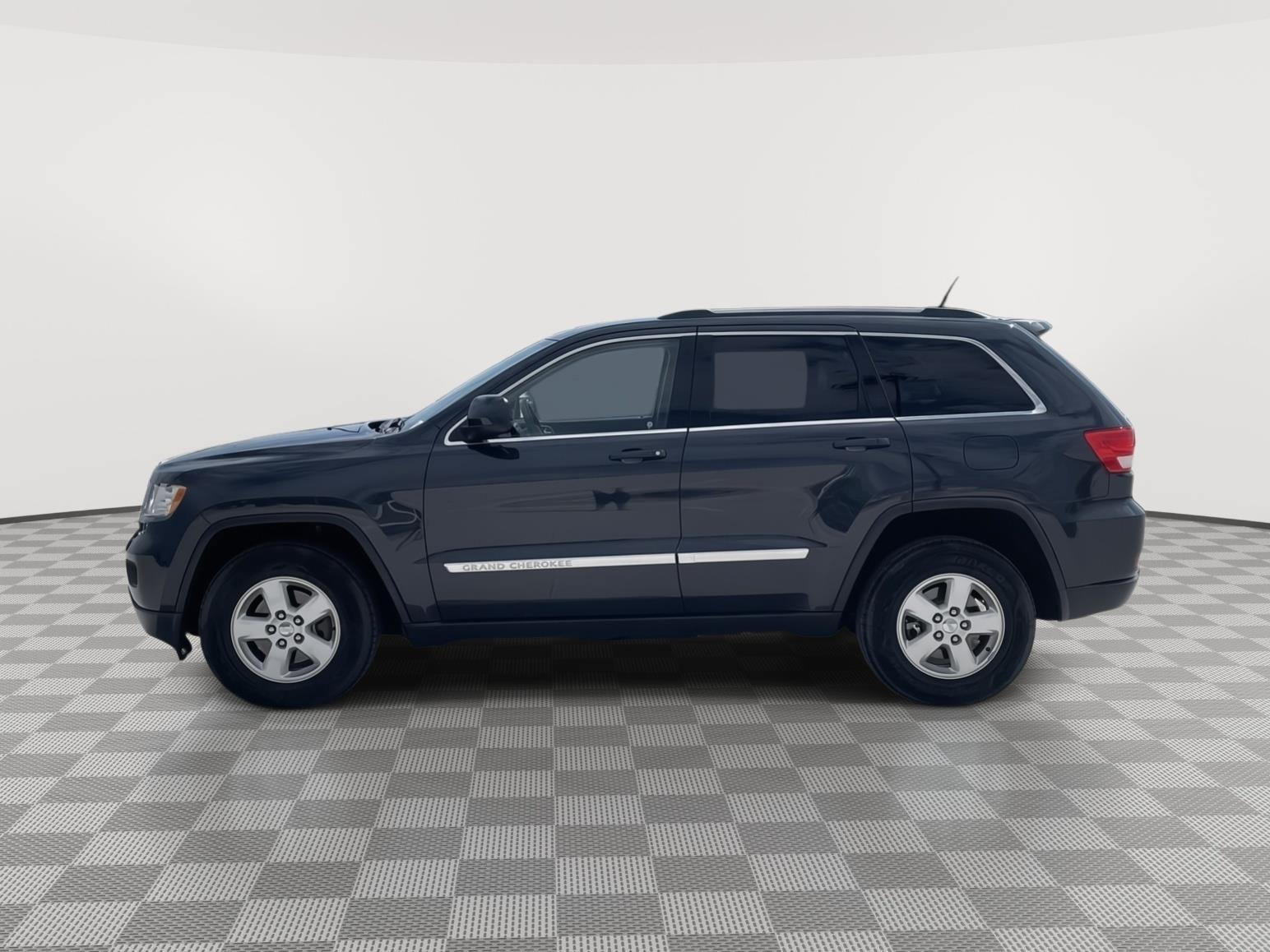 Vehicle photo 2