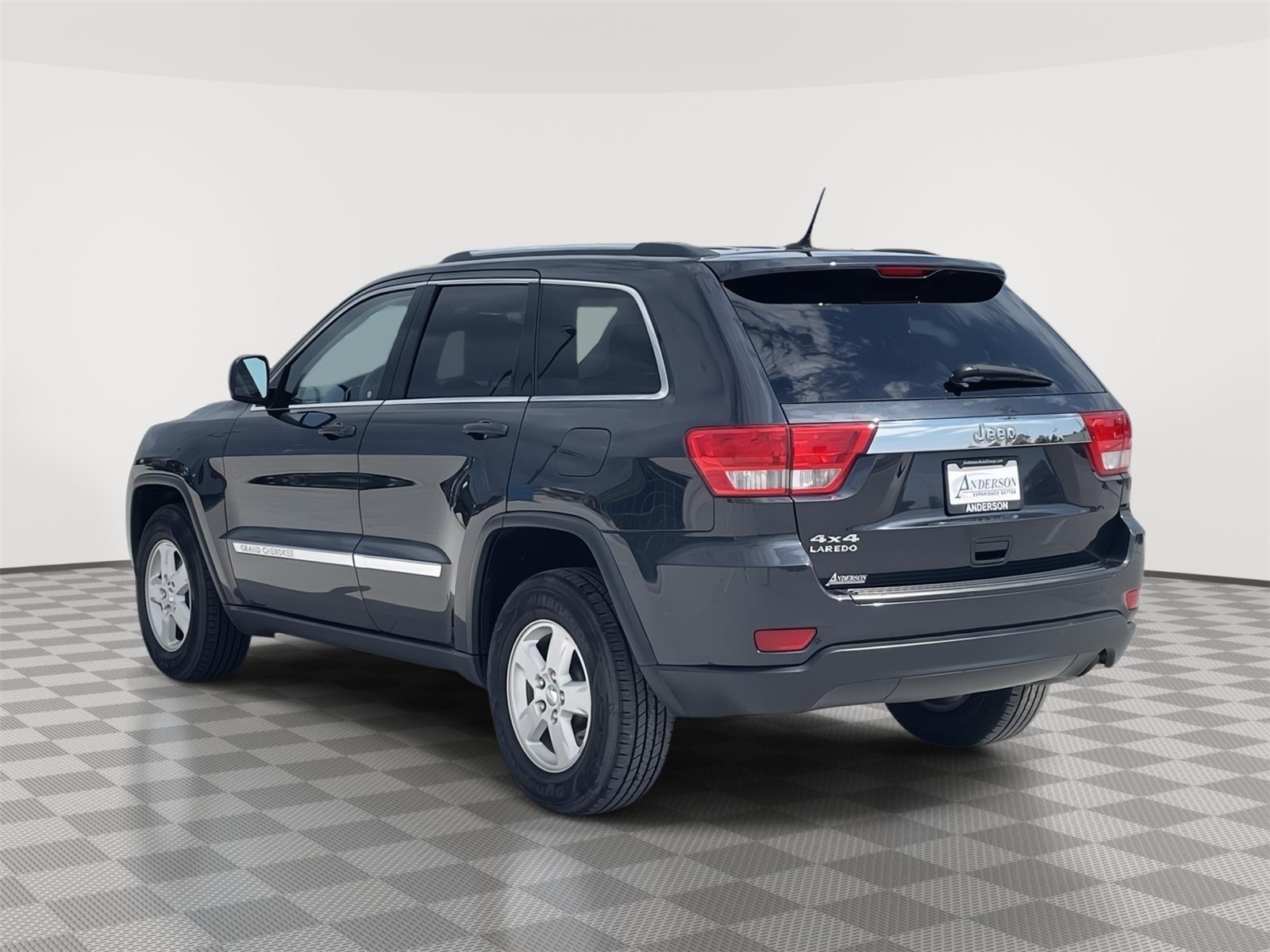 Vehicle photo 4