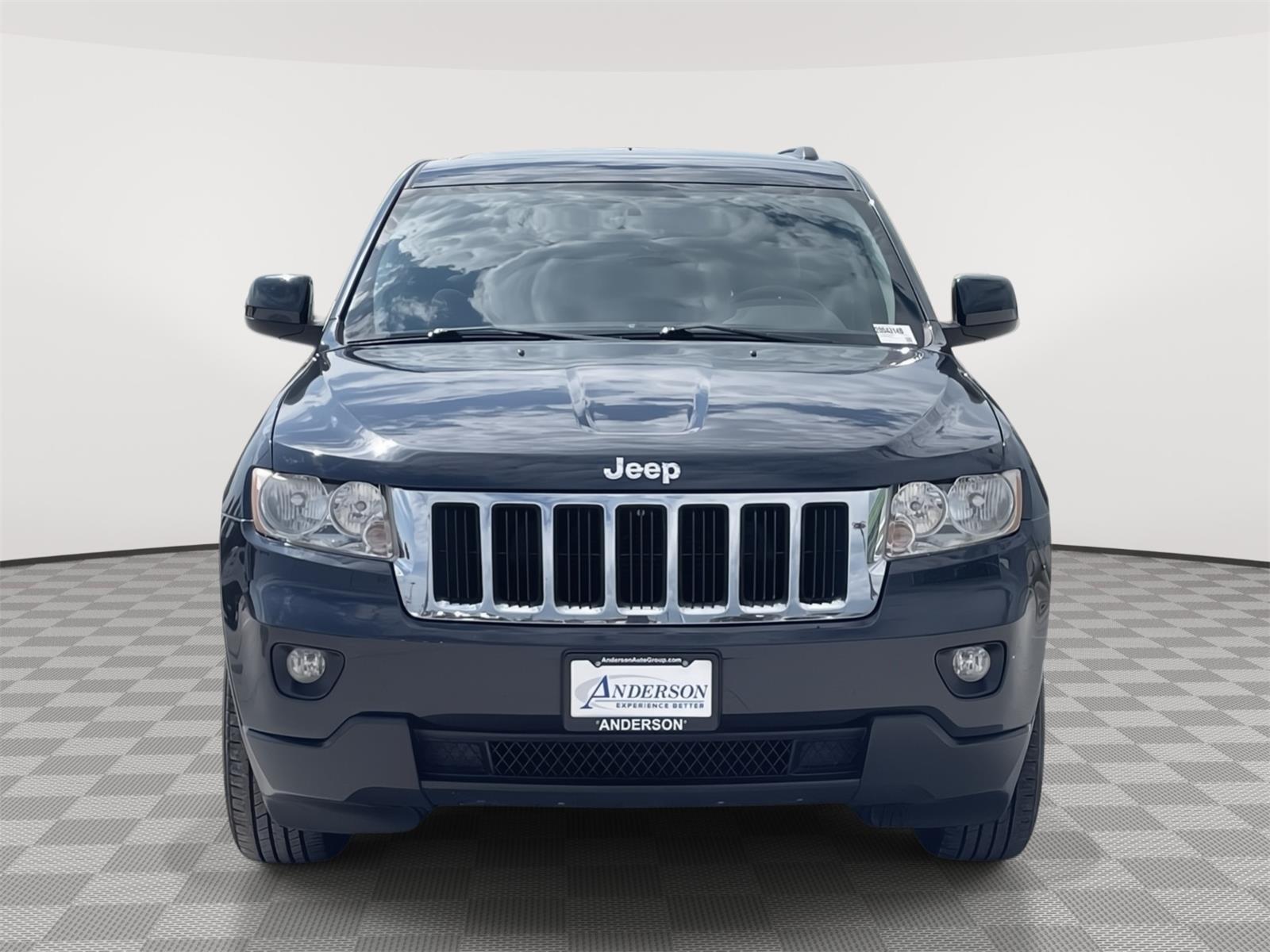 Vehicle photo 9