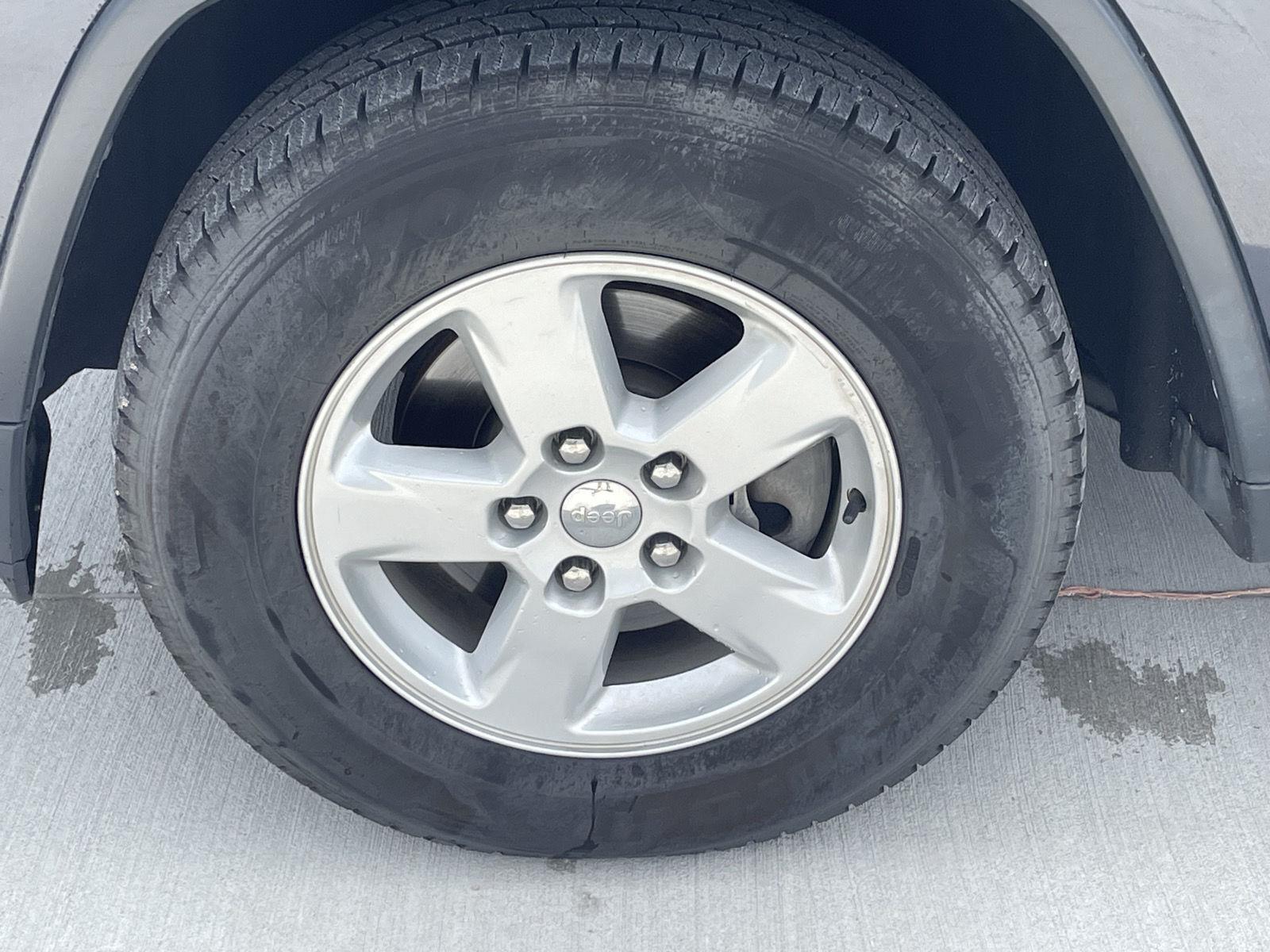 Vehicle photo 10