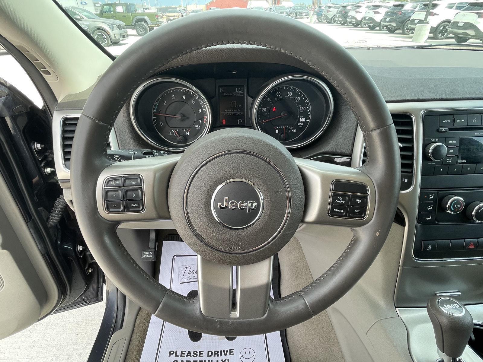 Vehicle photo 13