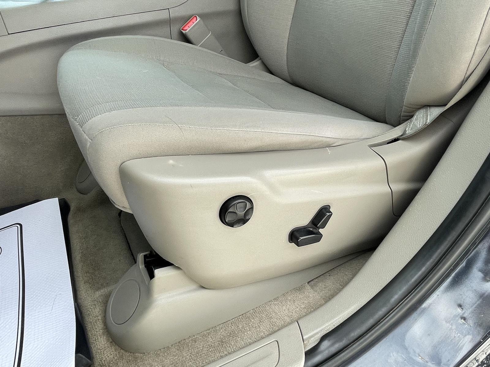 Vehicle photo 15
