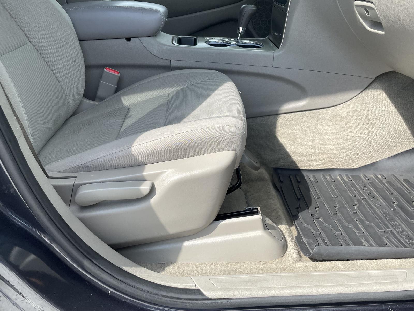 Vehicle photo 18