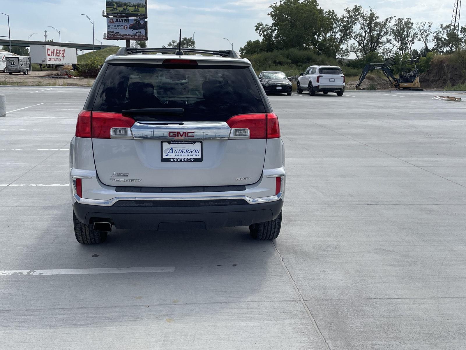 Vehicle photo 5
