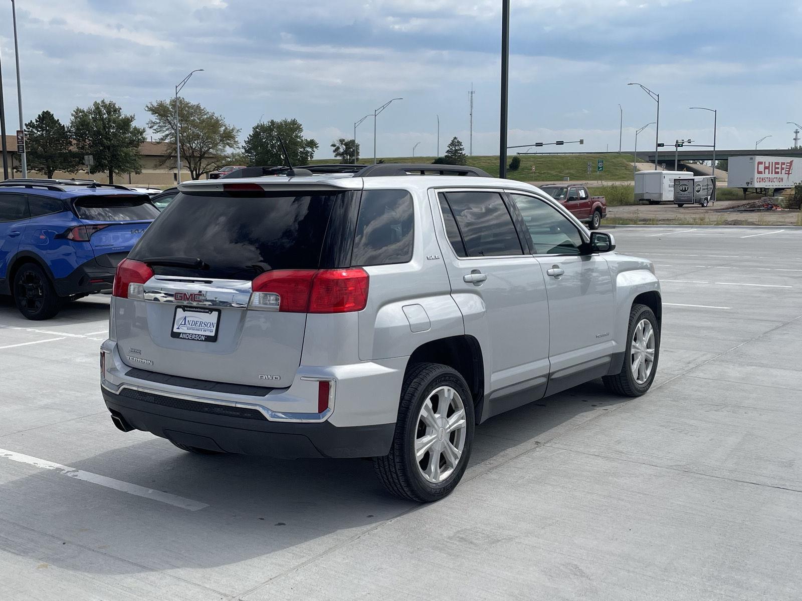 Vehicle photo 6