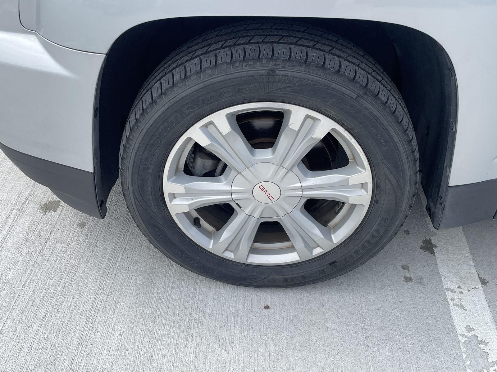 Vehicle photo 10