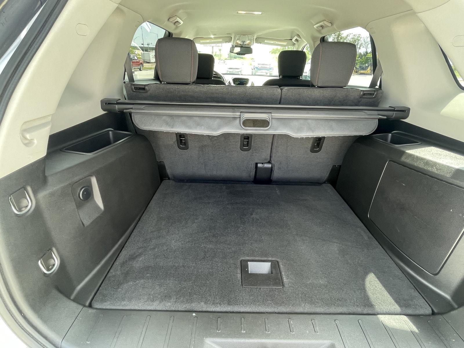 Vehicle photo 16