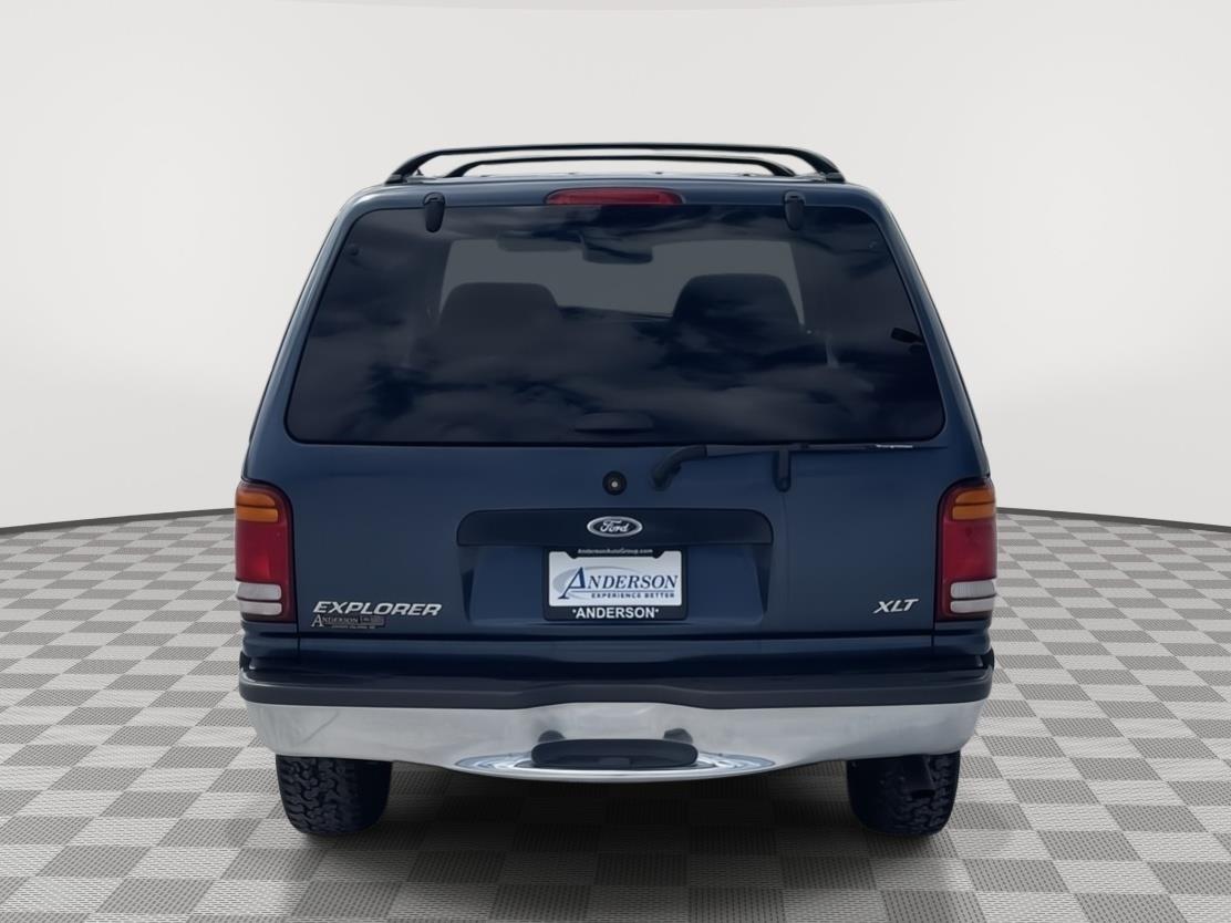 Vehicle photo 5