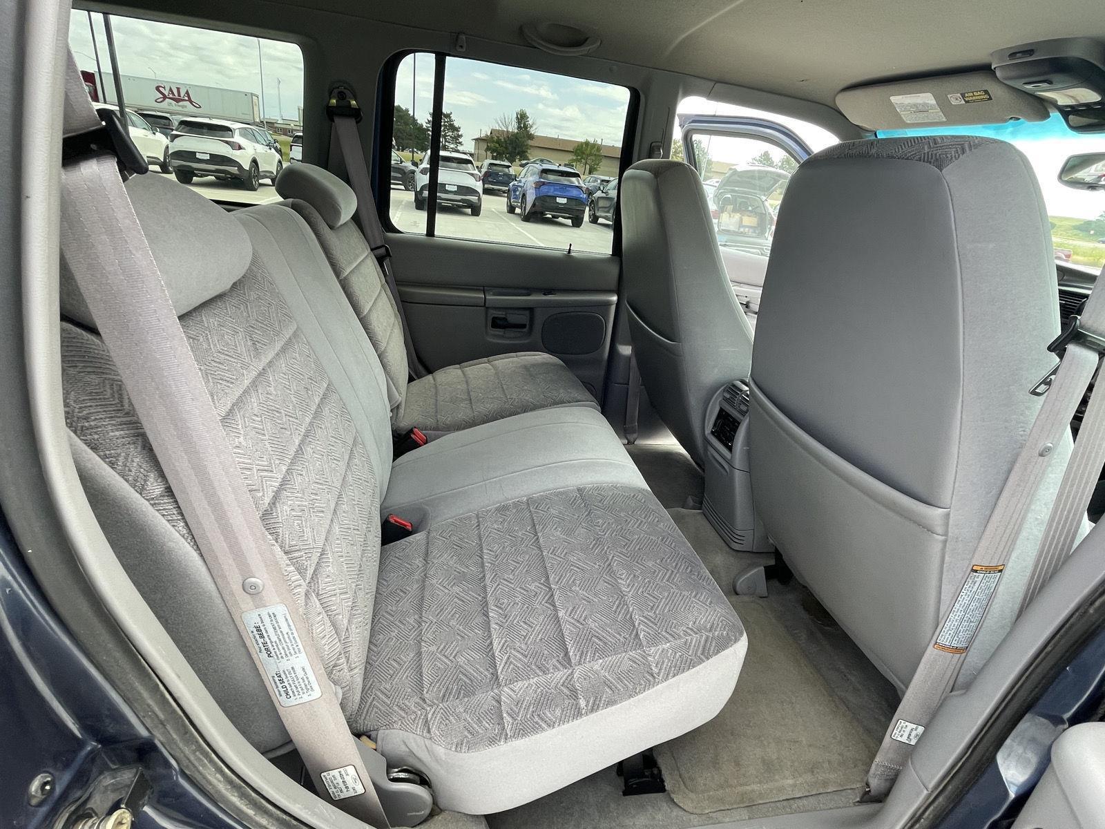 Vehicle photo 16