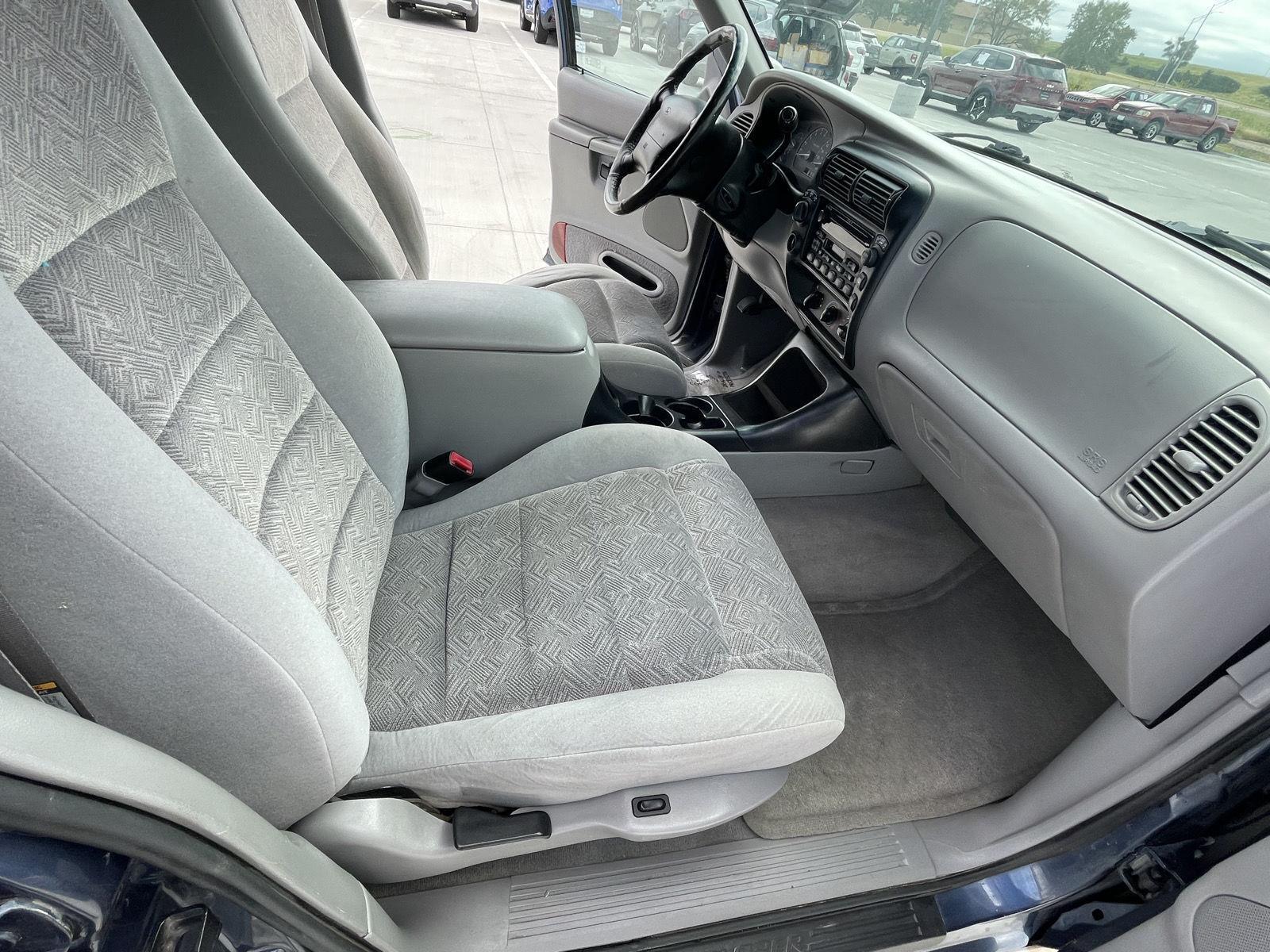 Vehicle photo 17