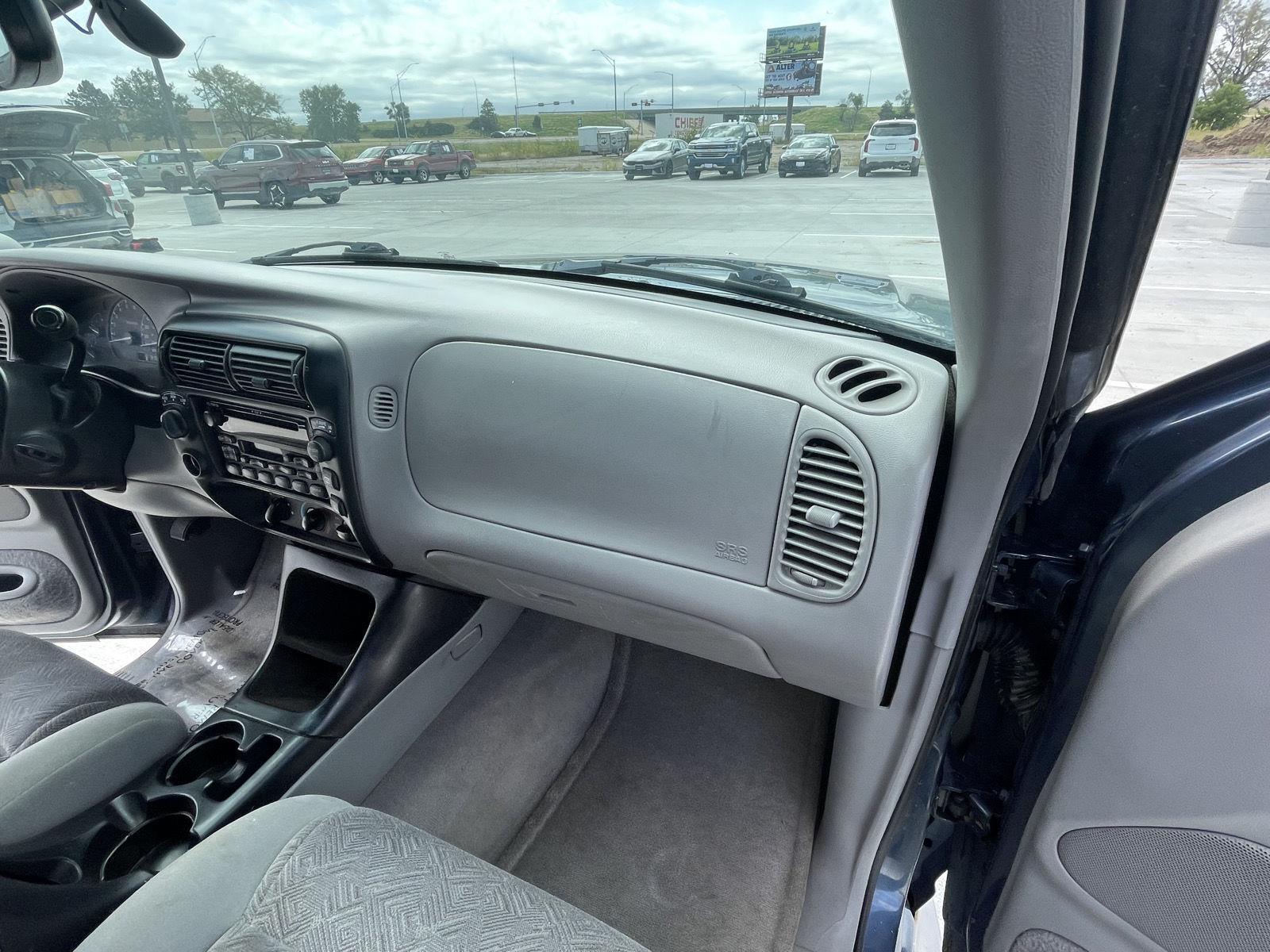 Vehicle photo 18