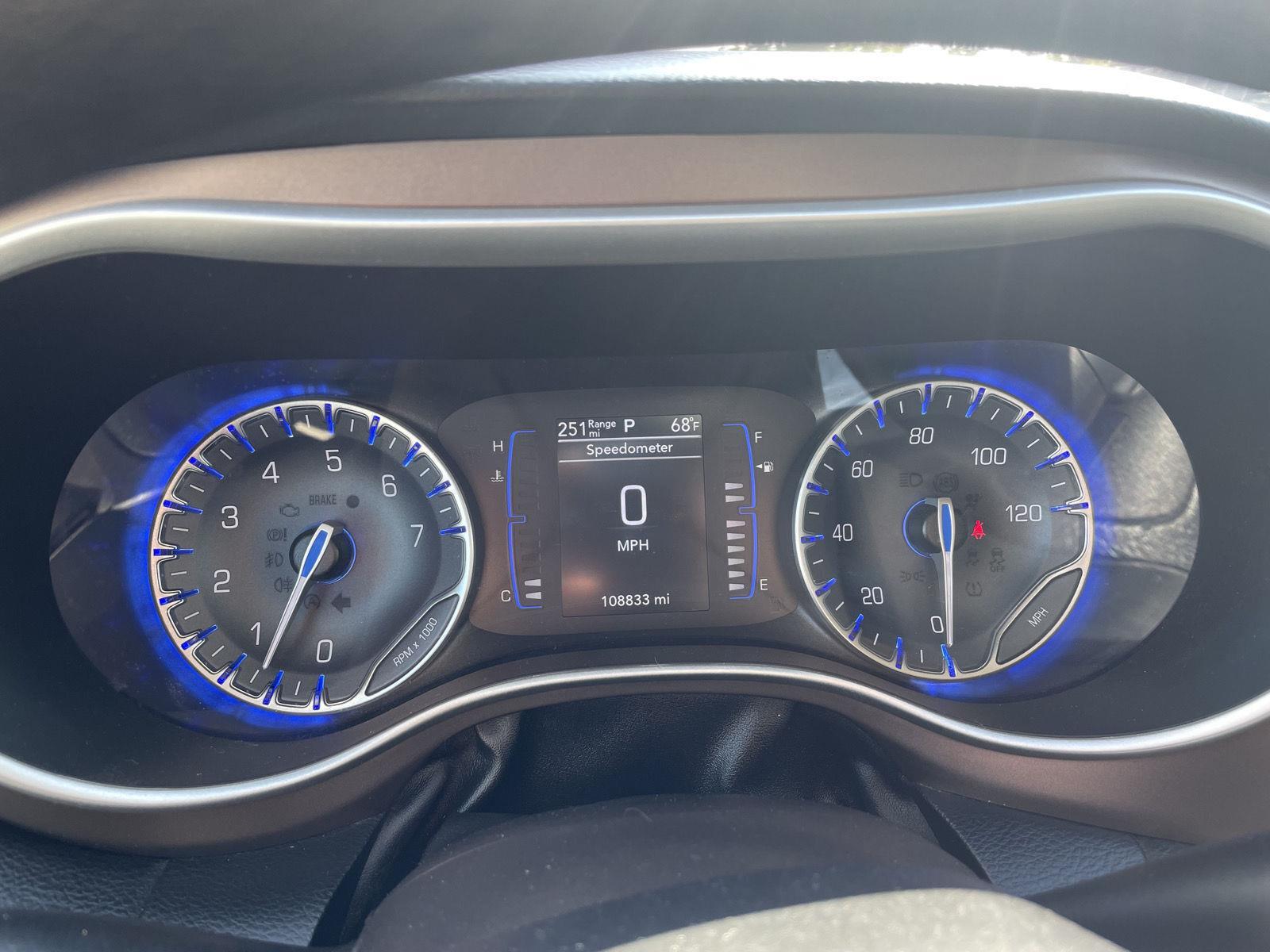 Vehicle photo 3