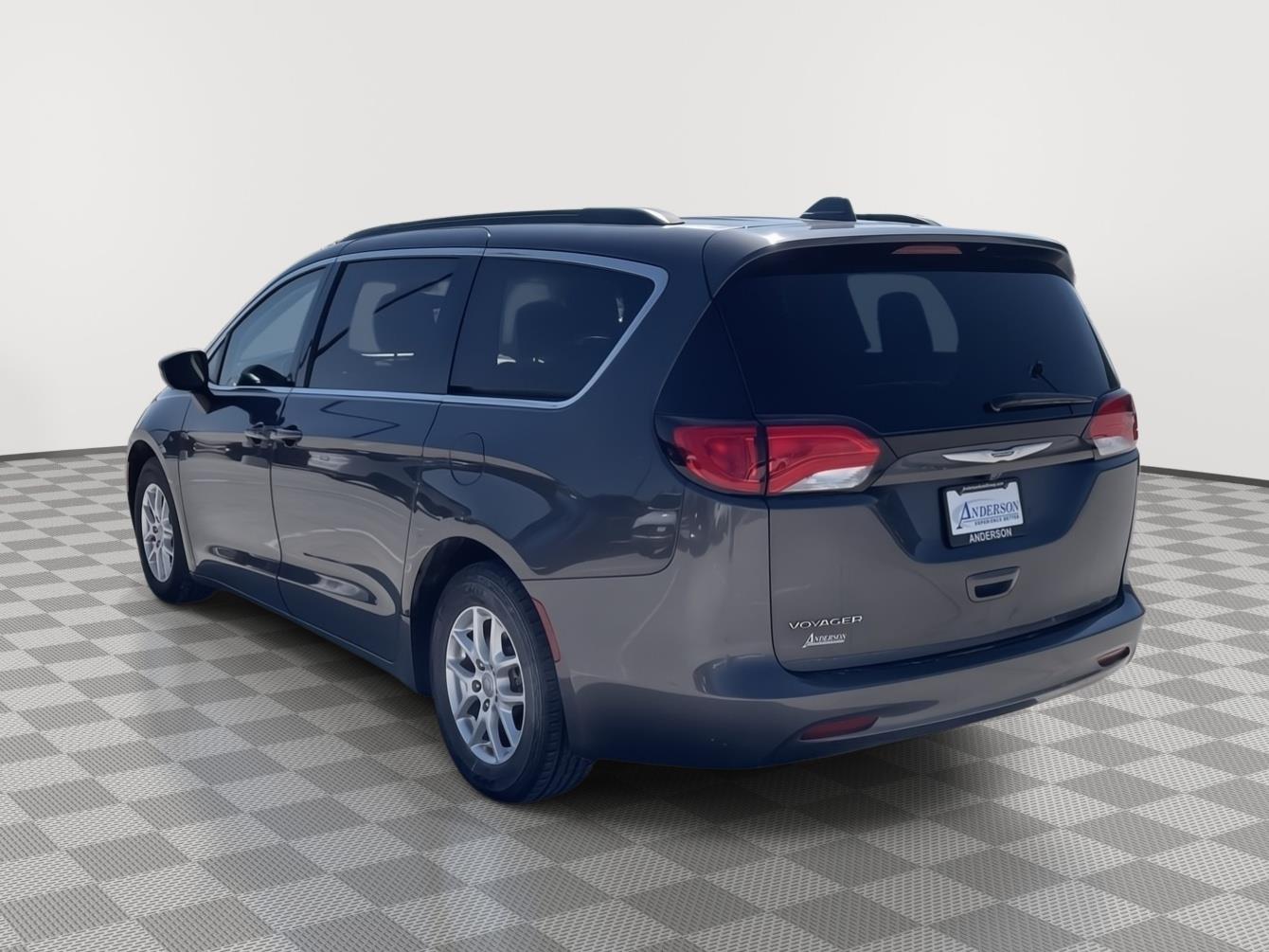 Vehicle photo 4