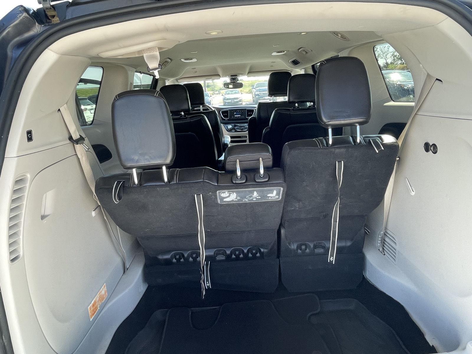 Vehicle photo 16