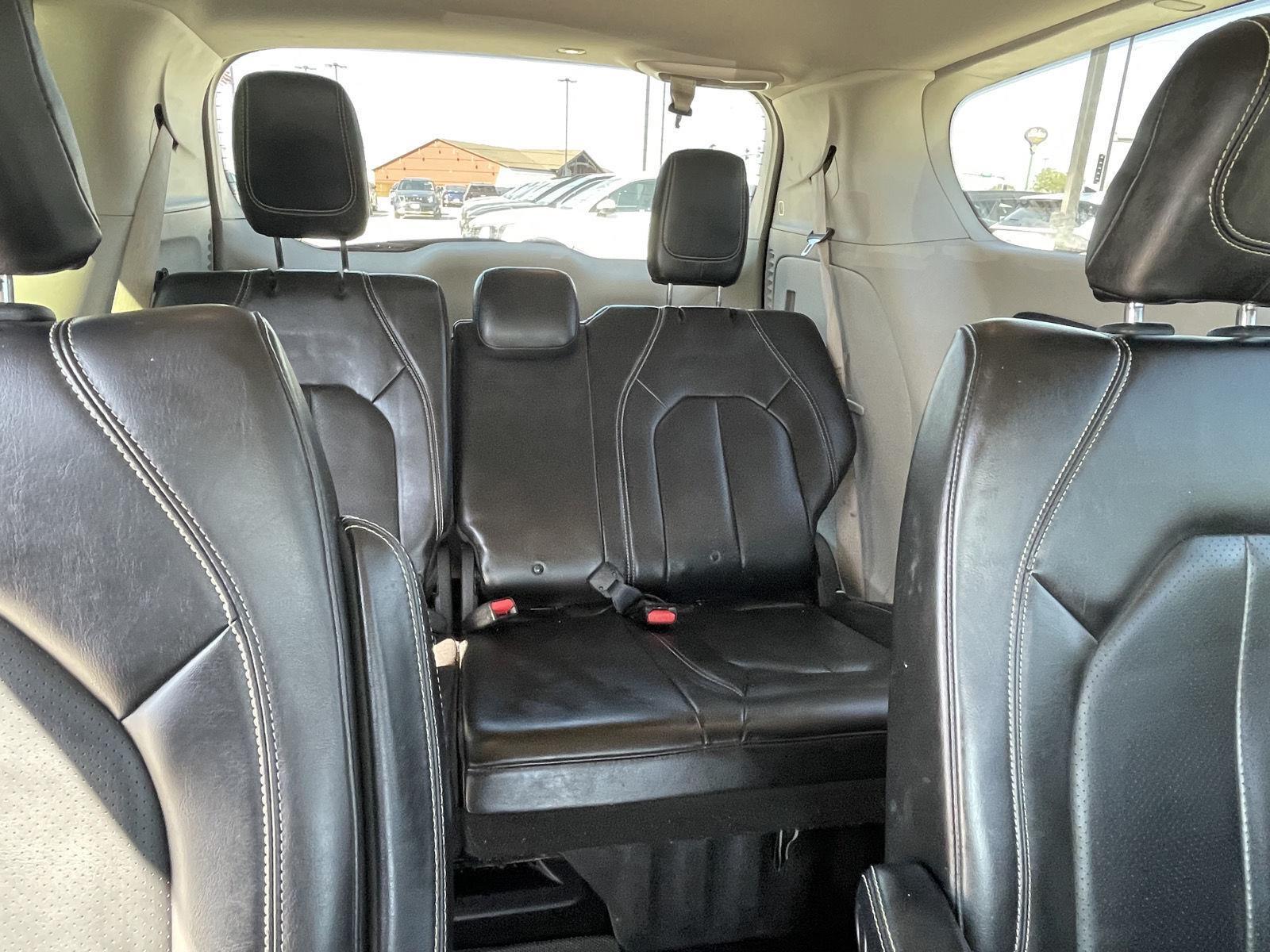 Vehicle photo 18