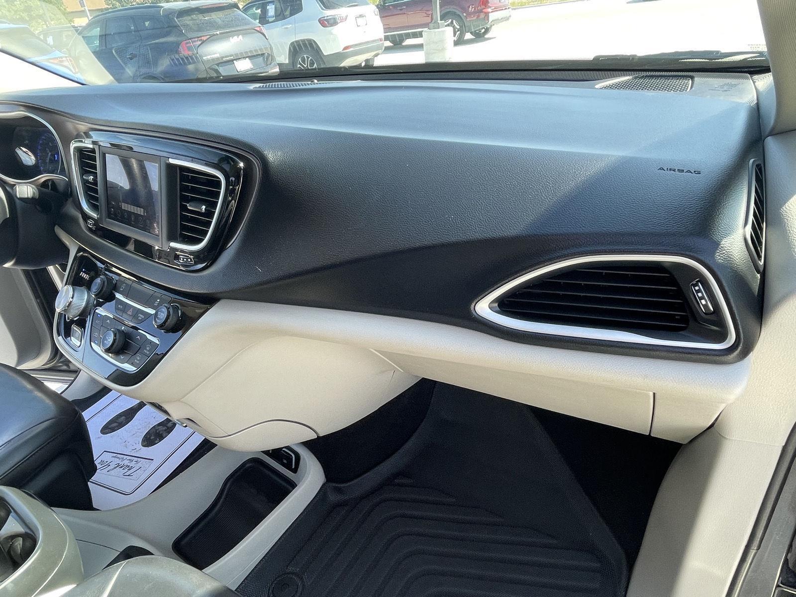 Vehicle photo 20