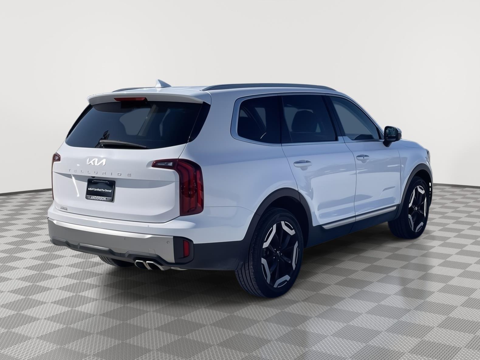 Vehicle photo 6