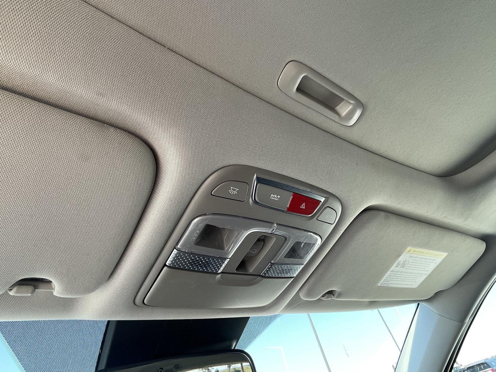 Vehicle photo 16
