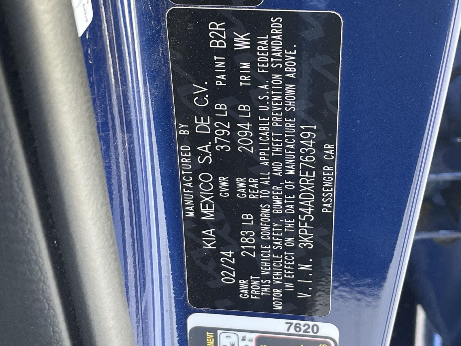 Vehicle photo 11