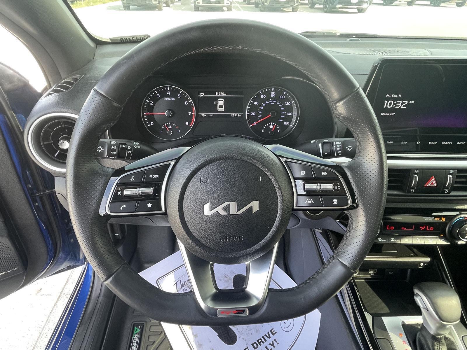 Vehicle photo 13